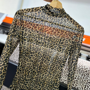 Top de Malla Transparente Cuello Alto - Estampado Leopardo